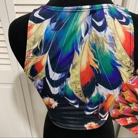 Cute peacock colorful feather 🦚 crop top - Picture 3 of 3